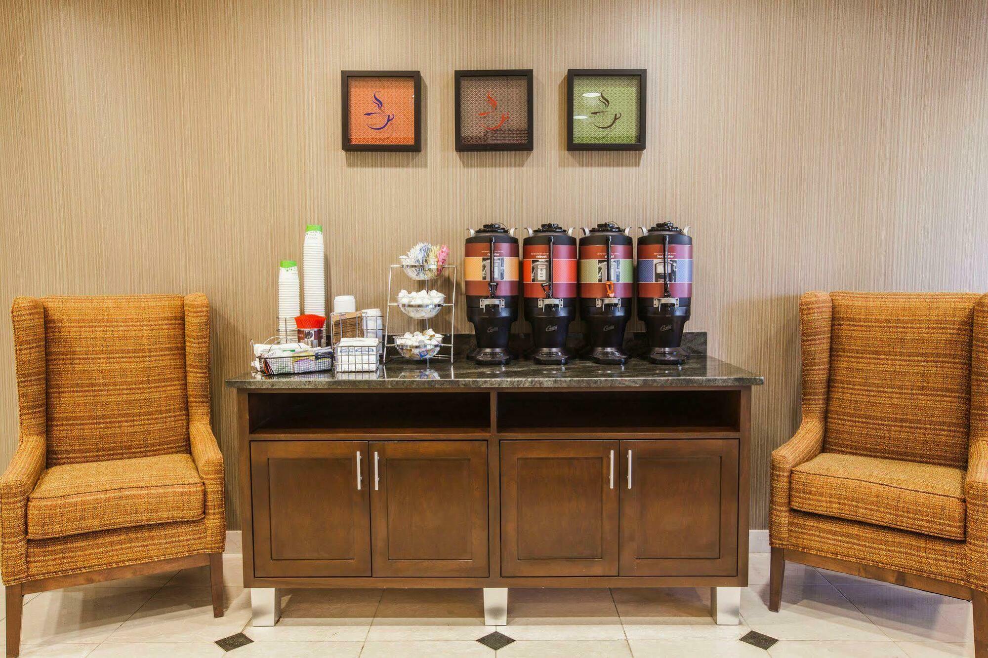 Hampton Inn Charleston North Норт-Чарлстон Екстер'єр фото